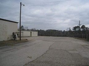 3rd image of 2101 E Marshall Ave