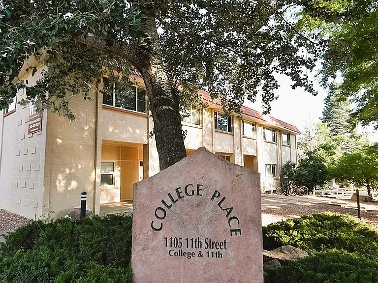 College Place — Photo 26