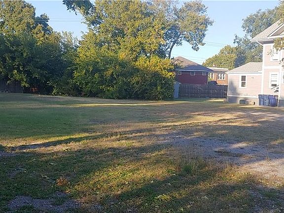 3rd image of 117 NW 14th St