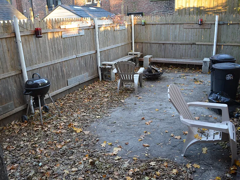 18 Warwick St #1 — Photo 12