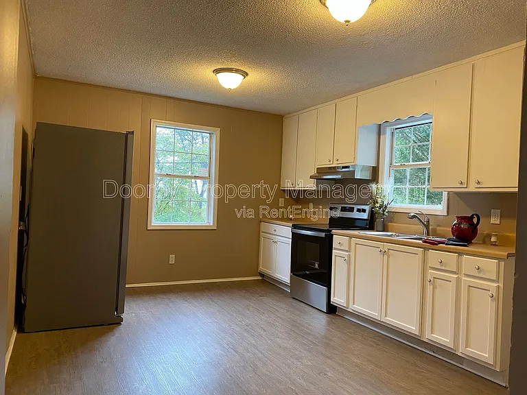 3916 Blanchard St — Photo 2