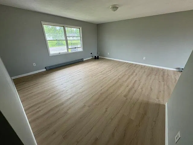 198 E King Rd — Photo 4