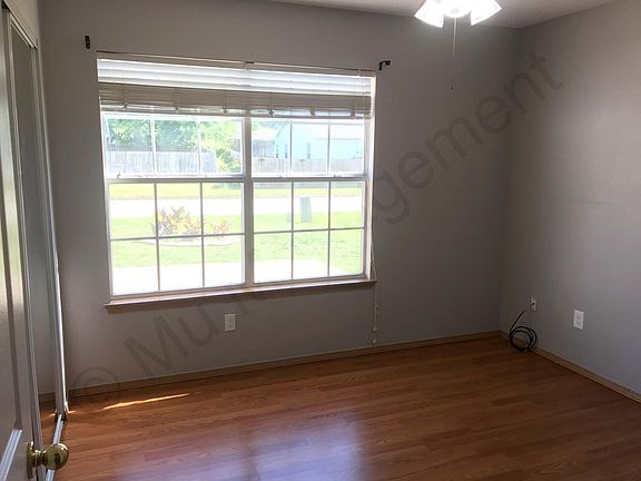5th image of 3003 NE 14th St