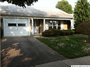 8 Wycombe Way, Manchester, NJ 08759