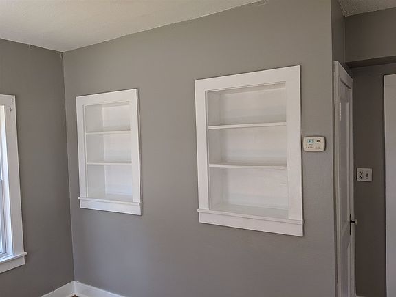 4th image of 904 N Olive St