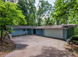 829 W Outer Dr, Oak Ridge, TN 37830