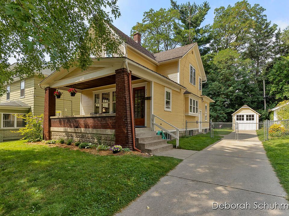 1st image of 253 Diamond Ave SE