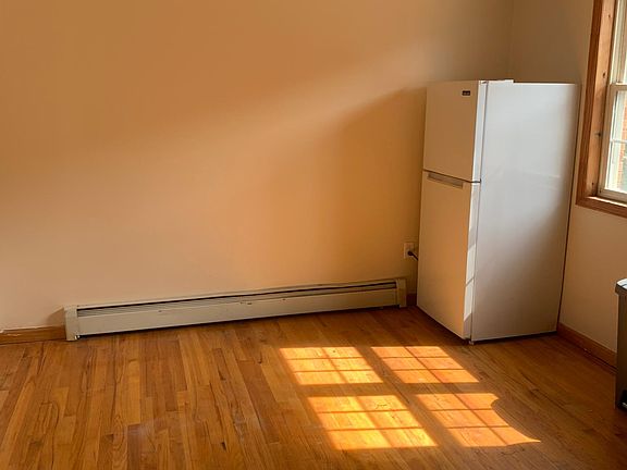 3rd image of 8540 168th St