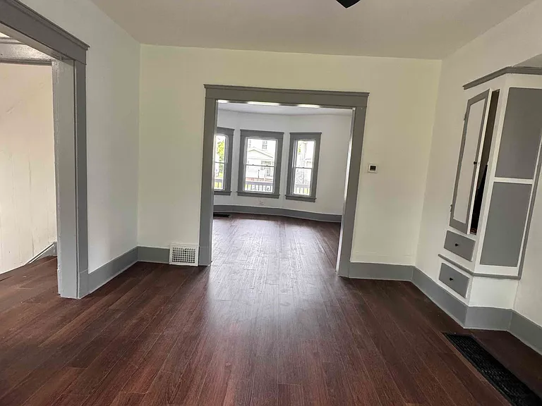 13500 Eaglesmere Ave — Photo 6