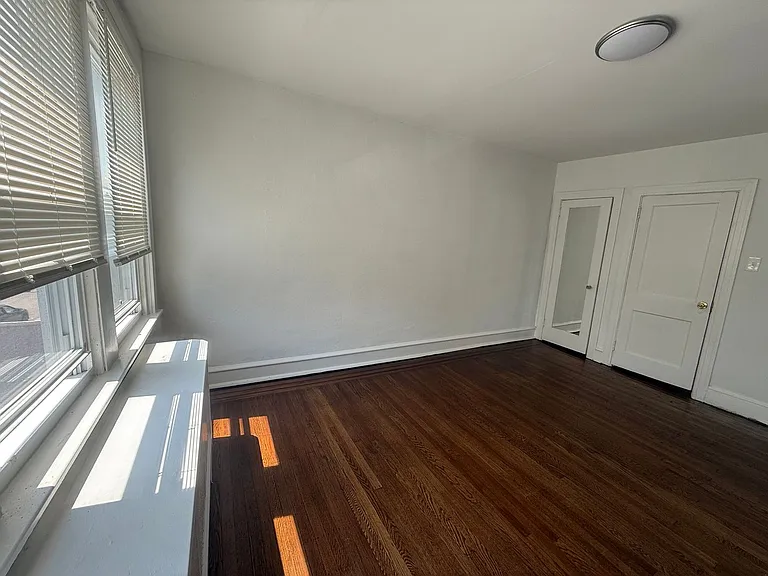 373 E Cliveden St — Photo 18