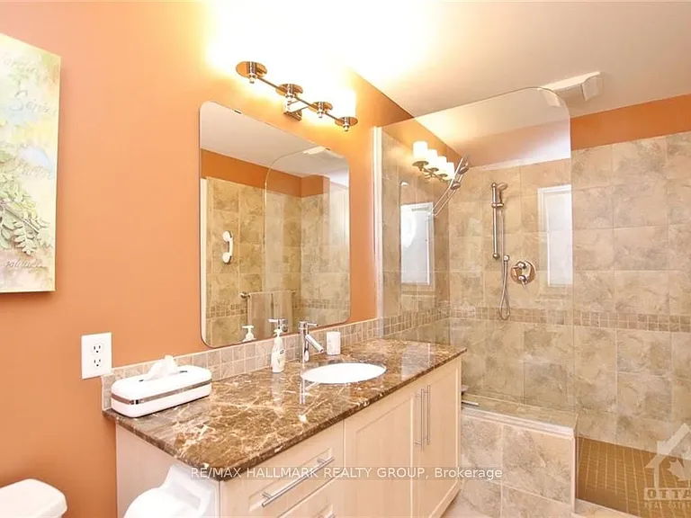61 Scampton Dr — Photo 21