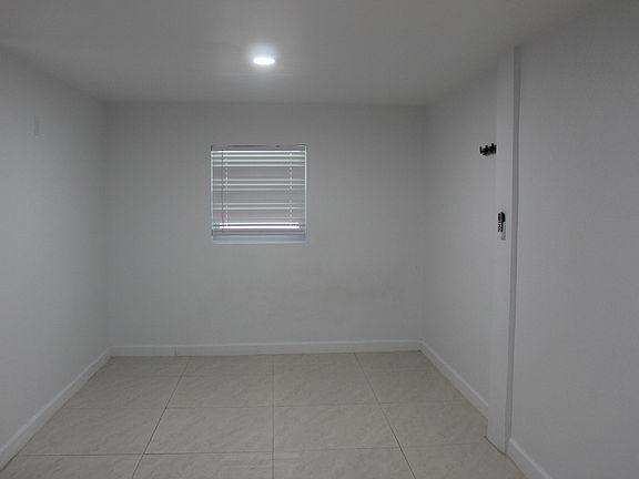 5th image of 4434 Venus Ave #C
