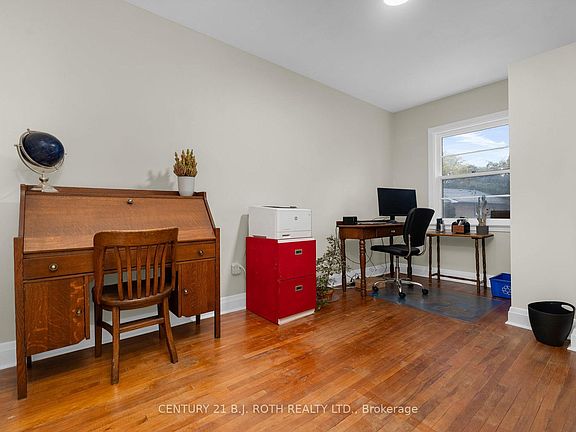 5th image of 93 Catherine Ave