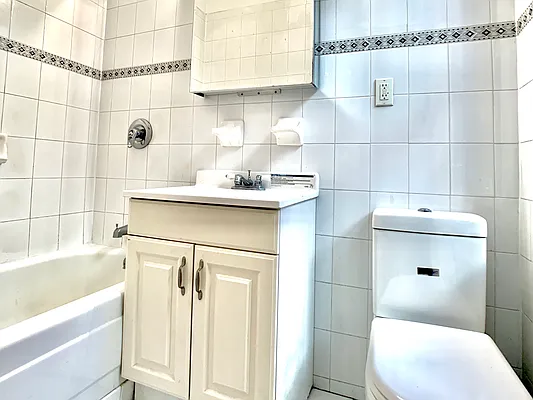 Rented by Halstead Real Estate | media 5