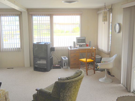 4th image of 711 San Juan Dr