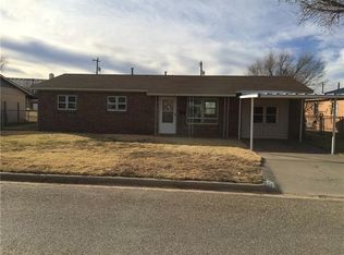 621 N Hale Ave, Tulia, TX 79088