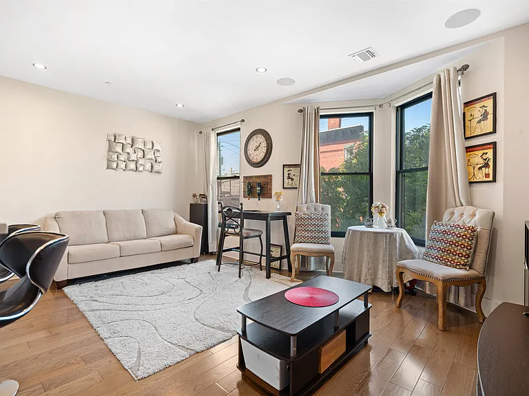 227 4th St #201 — Photo 4