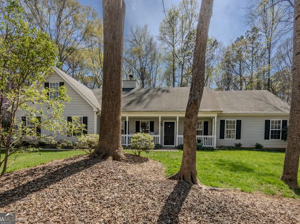 65 Dundee Pl, Sharpsburg, GA 30277