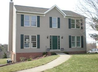 711 Helen Ct, Cranberry Township, PA 16066