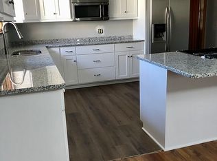 16 Bellaire Dr, New Castle, PA 16105