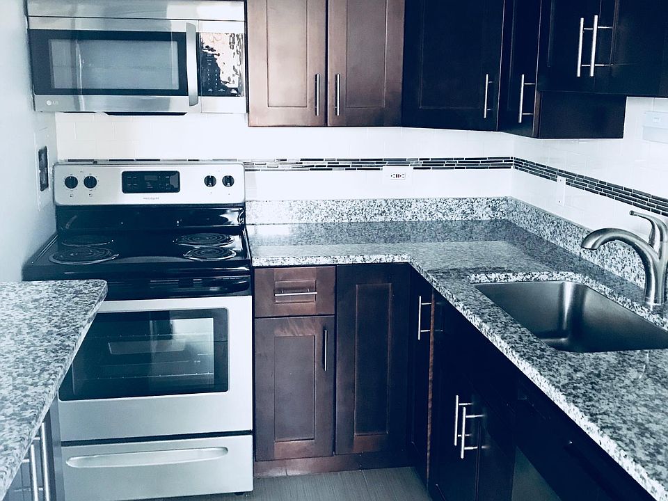 1st image of 6014 N Kenmore Ave #410