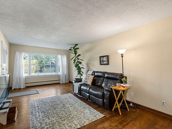 4th image of 1201 Lincoln Ave