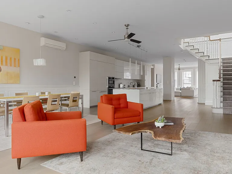 135 Commonwealth Ave #Penthouse 7/8 — Photo 18