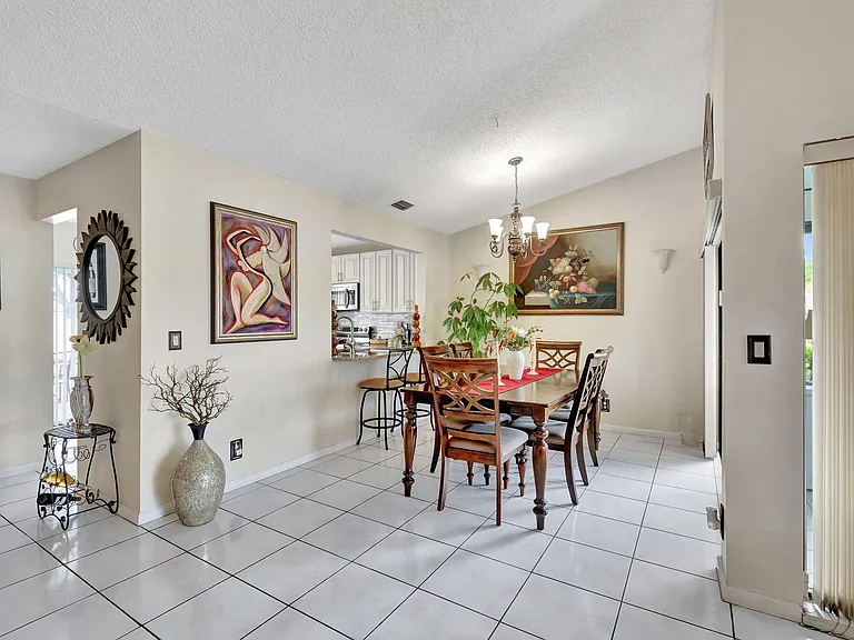 5531 Parkwalk Cir E — Photo 10