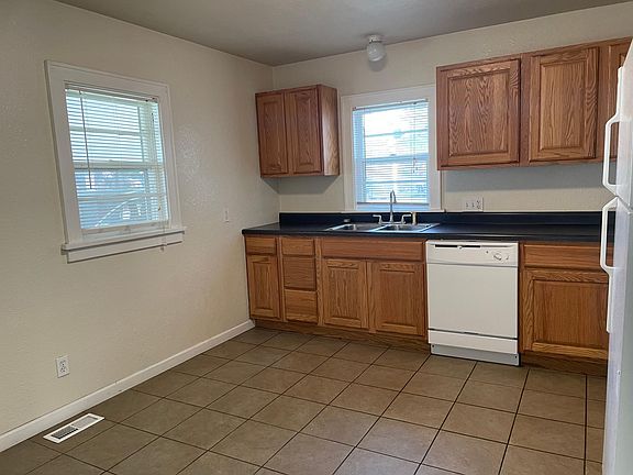 5th image of 701 E Washington St