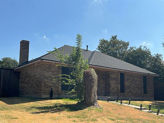 3rd image of 837 Villa Ridge Dr