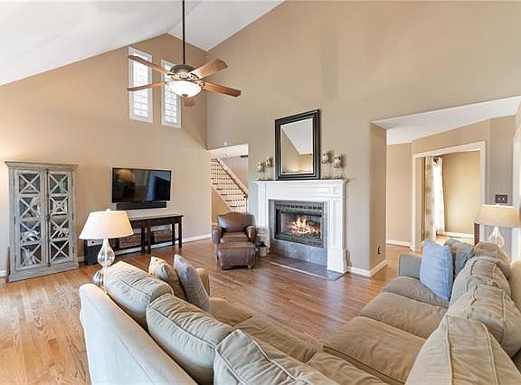 5th image of 644 41st Avenue Ct NW