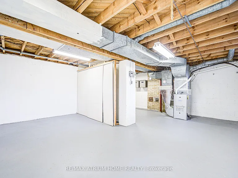 134 Fairglen Ave — Photo 34