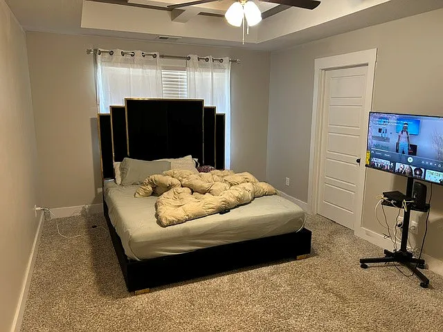 4 bed, 2.5 bath, 1721 sqft, $2,350 — Photo 2