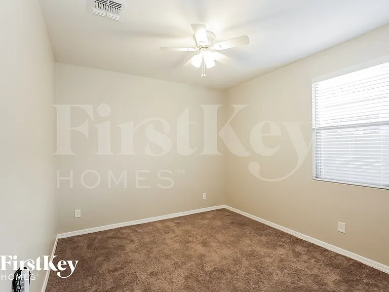 19748 W Devonshire Ave — Photo 15