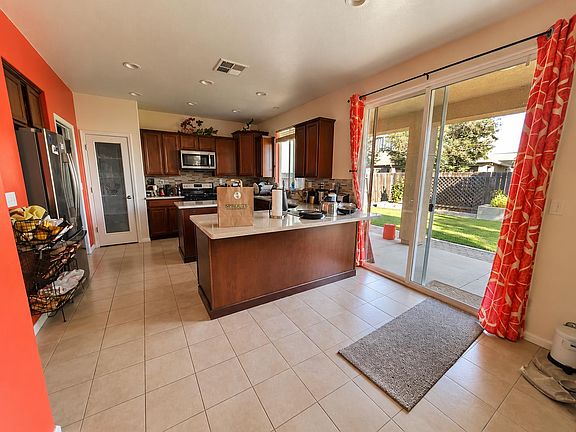 4th image of 4325 Strathmore Pl