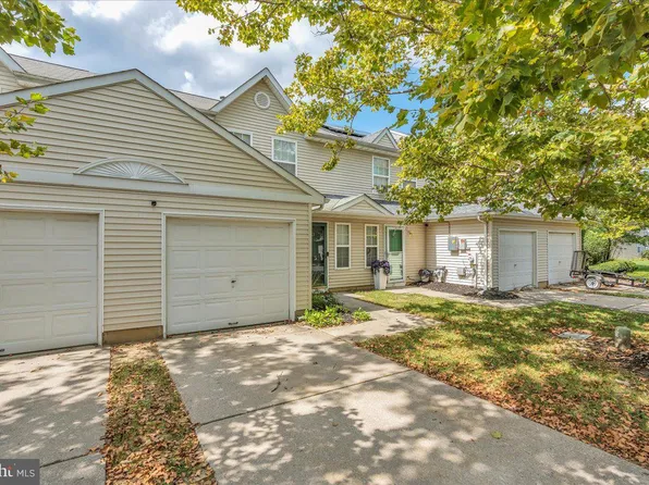 23 Highmeadows Dr, Sicklerville, NJ 08081