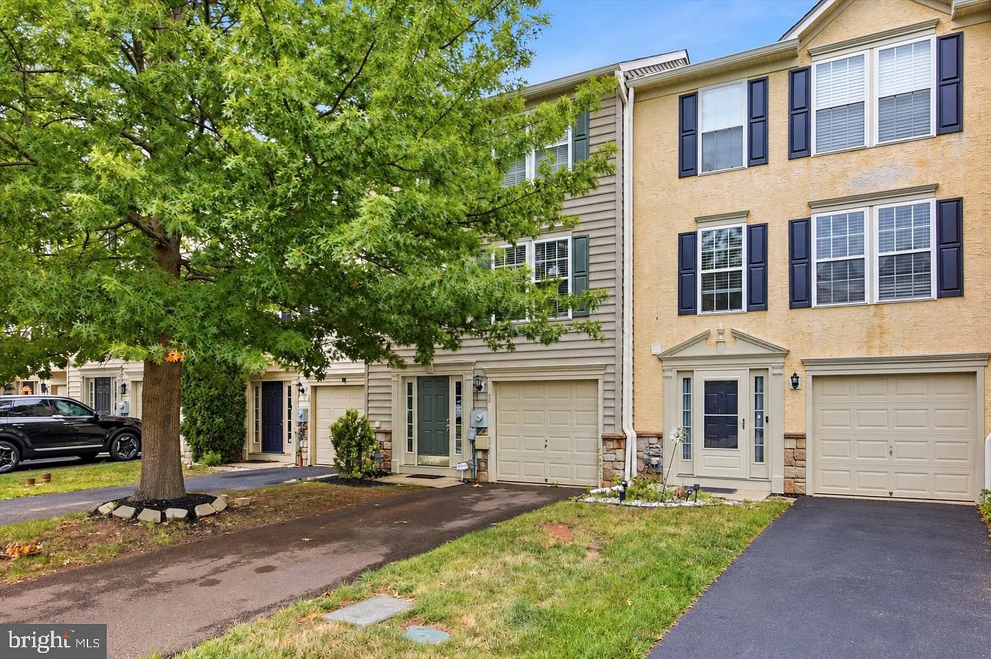 3 bed, 2.5 bath, 1909 sqft, $2,750 — Photo 1