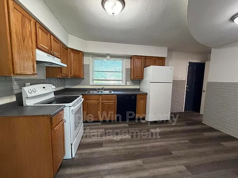 6801 Knoll Ave — Photo 8