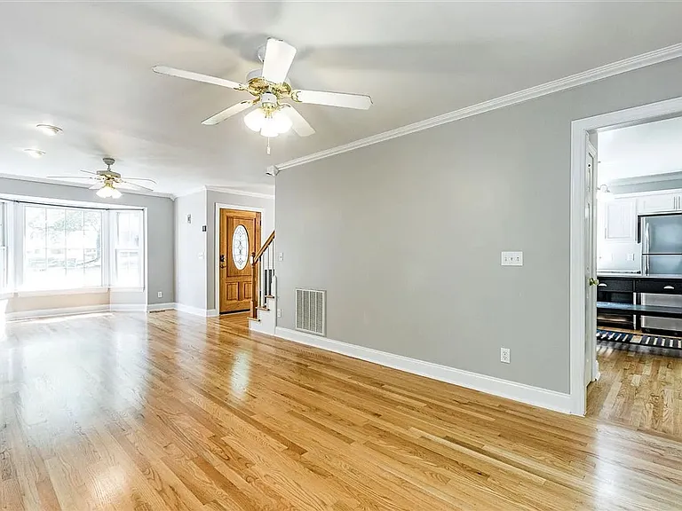 232 Whistling Swan Dr — Photo 8