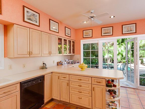 4th image of 311 Seabreeze Ave
