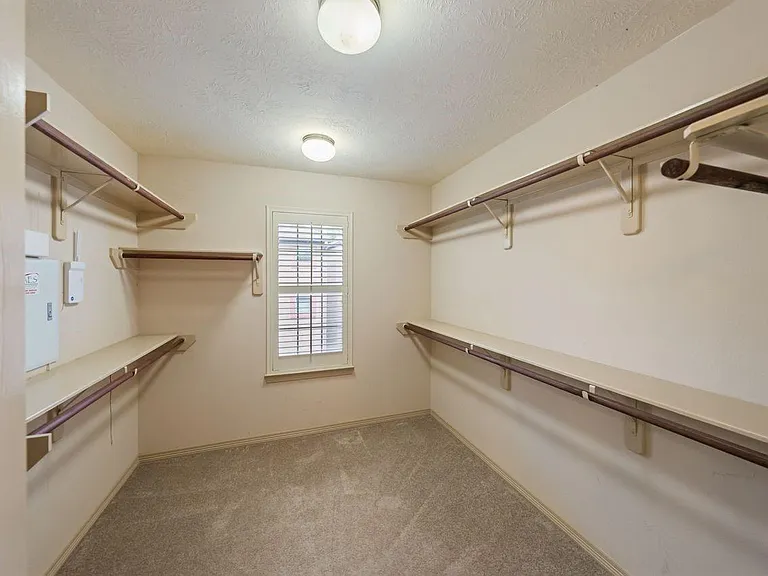 4018 Childress St — Photo 17