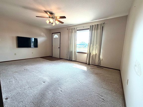 2nd image of 1002 Jackson St