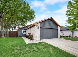 743 Meadowcreek Ct, Garland, TX 75043