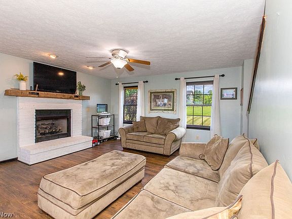 5th image of 2578 Carrie Ln