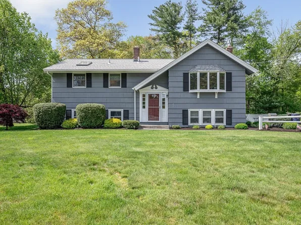 83 Mullen Ln, Dracut, MA 01826
