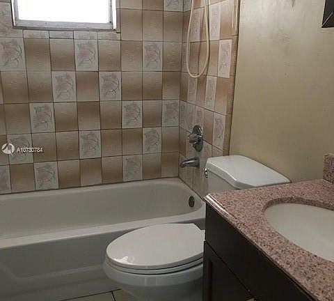 3rd image of 15241 Railroad Dr