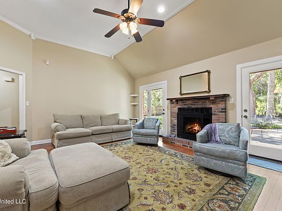 4th image of 2724 Robert Hiram Dr