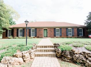 7504 Greenlawn Rd, Louisville, KY 40242