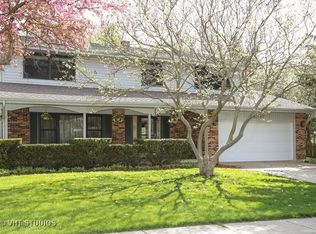 5S661 Ridgeview Ln, Naperville, IL 60540