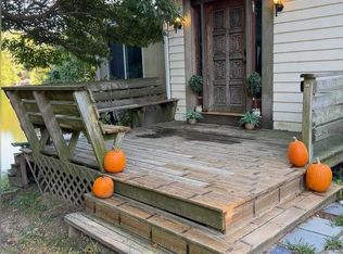 1 Spring St, Halifax, MA 02338